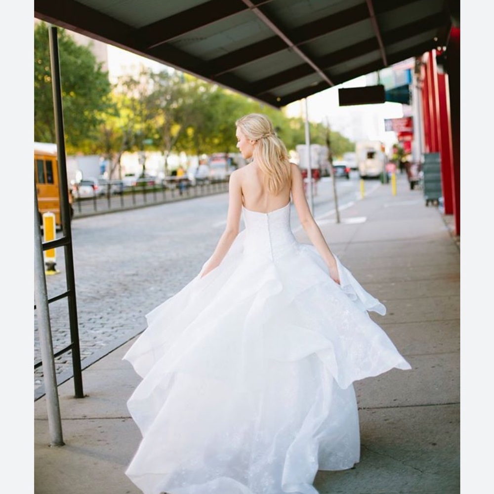 Nouvelle Amsale Daphne Strapless Floral Lace Wedding Gown